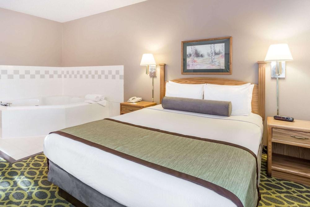 Days Inn & Suites By Wyndham Мадисън Екстериор снимка
