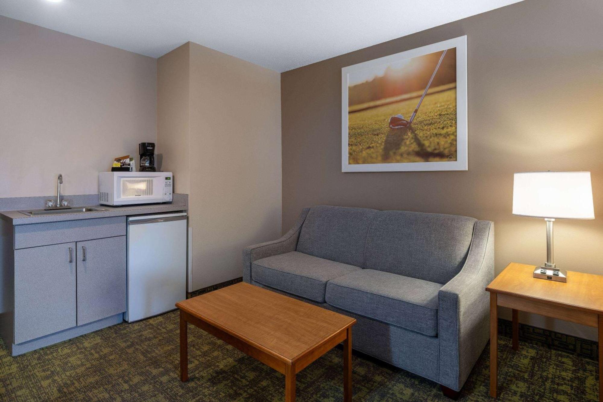 Days Inn & Suites By Wyndham Мадисън Екстериор снимка