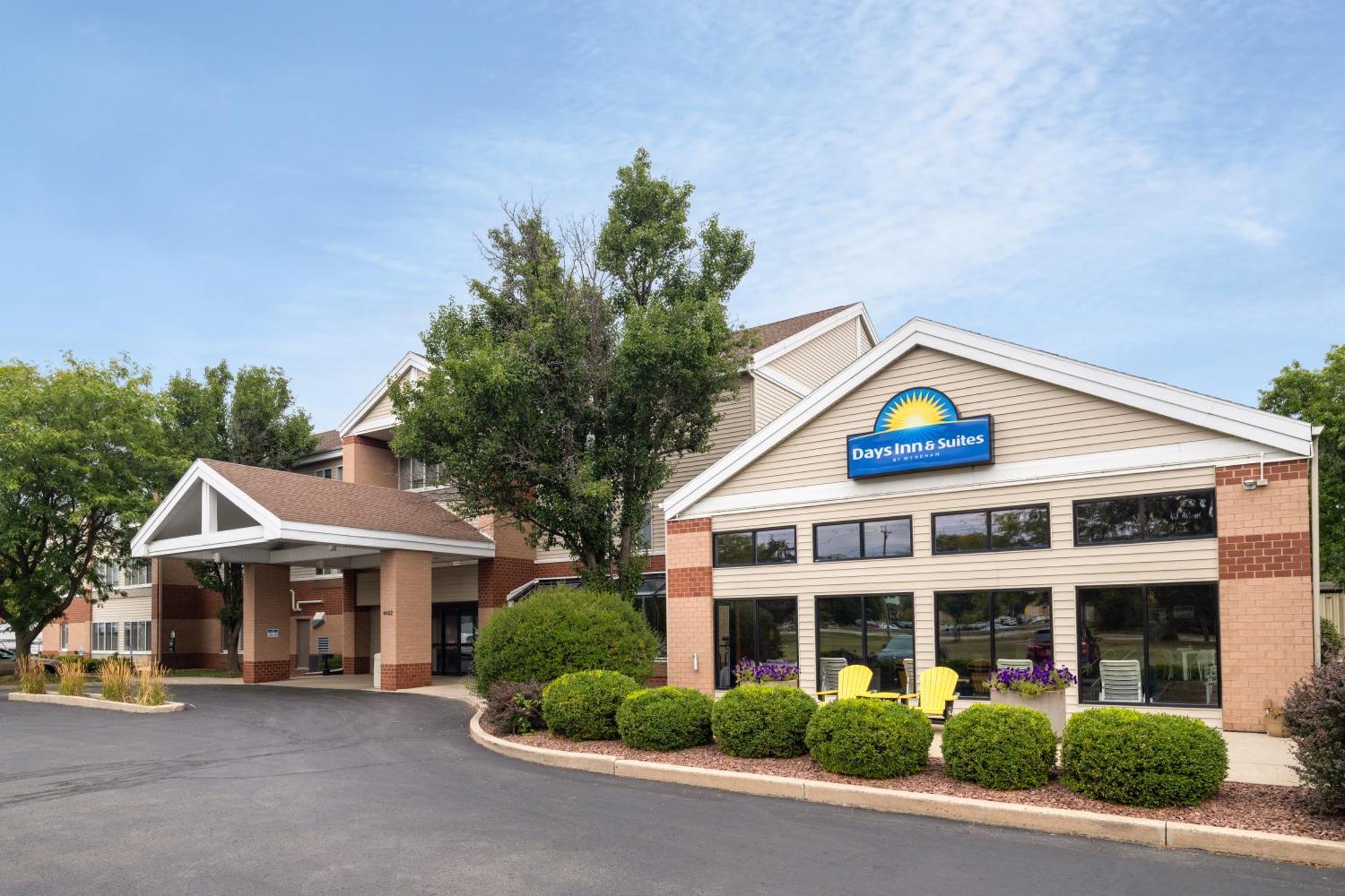 Days Inn & Suites By Wyndham Мадисън Екстериор снимка