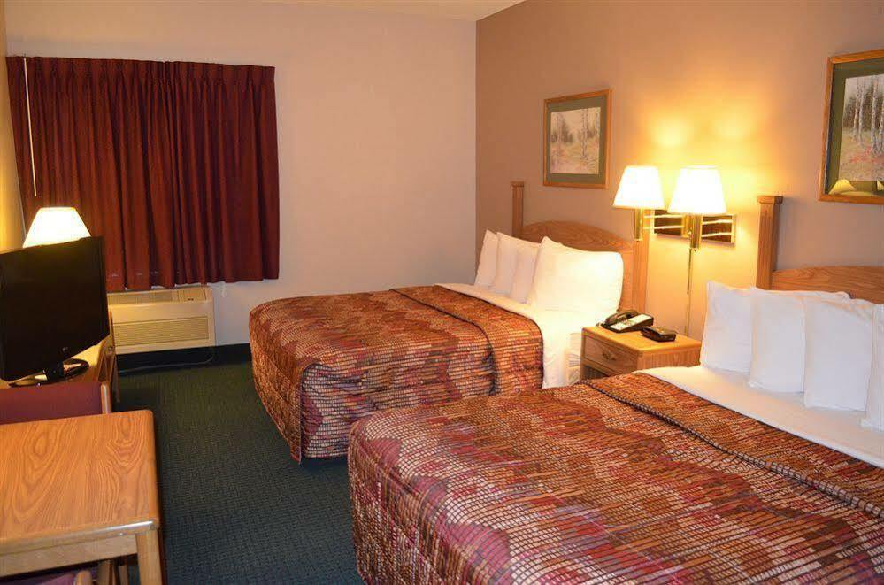 Days Inn & Suites By Wyndham Мадисън Екстериор снимка
